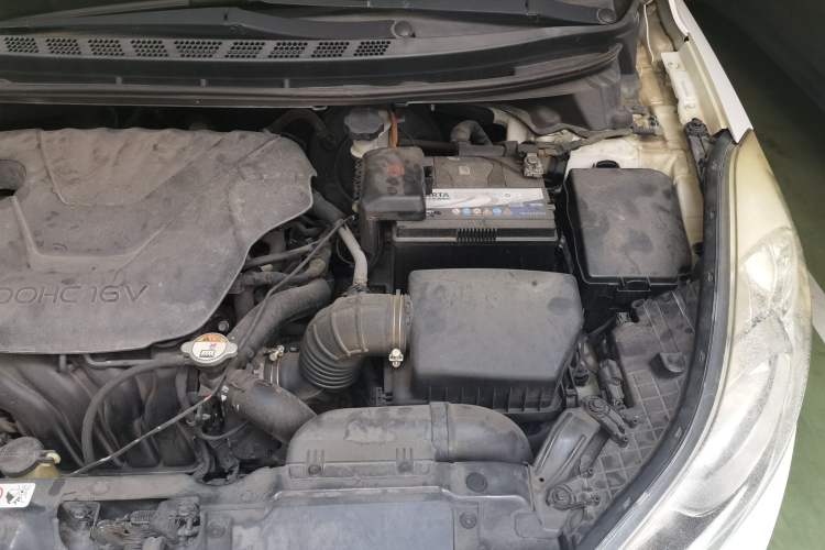 Used Hyundai Elantra (5th Generation / Langdong) 2012 1.6L Manual Leading Model Engine Bay Left