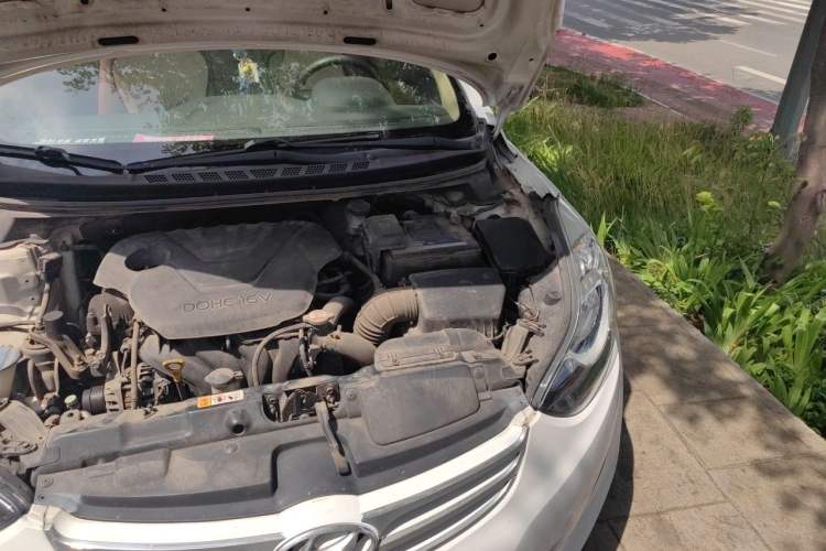 Used Hyundai Elantra (5th Generation / Langdong) 2012 1.6L Automatic Leading Model Engine Bay Left