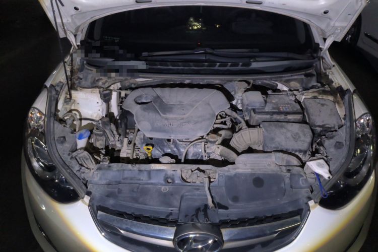 Used Hyundai Elantra (5th Generation / Langdong) 2012 1.6L Automatic Fashion Edition Engine Bay
