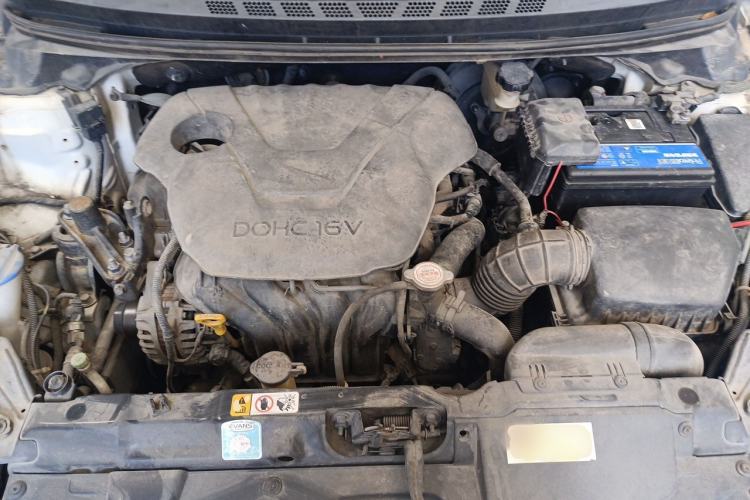 Used Hyundai Elantra (5th Generation / Langdong) 2012 1.6L Automatic Prestige Model Engine Bay