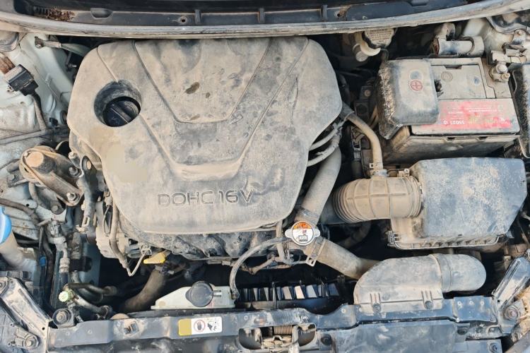 Used Hyundai Elantra (5th Generation / Langdong) 2012 1.6L Manual Leading Model Engine Bay