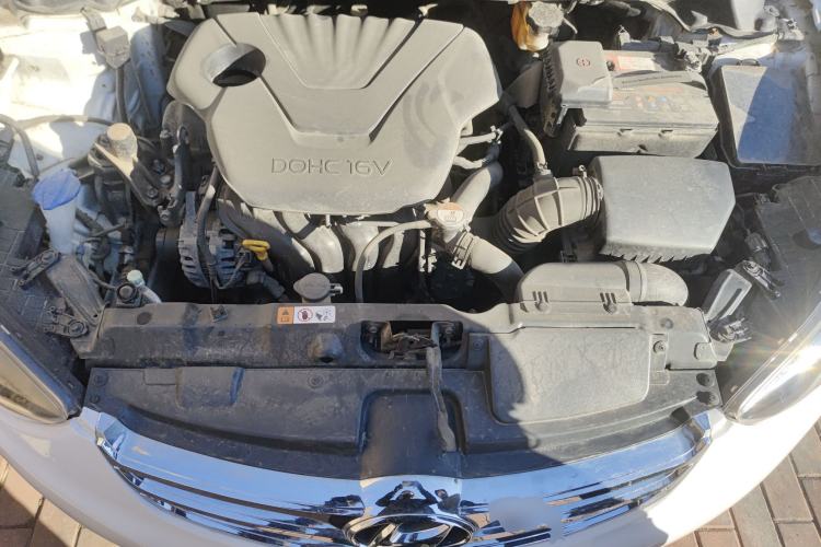 Used Hyundai Elantra (5th Generation / Langdong) 2012 1.6L Automatic Prestige Model Engine Bay
