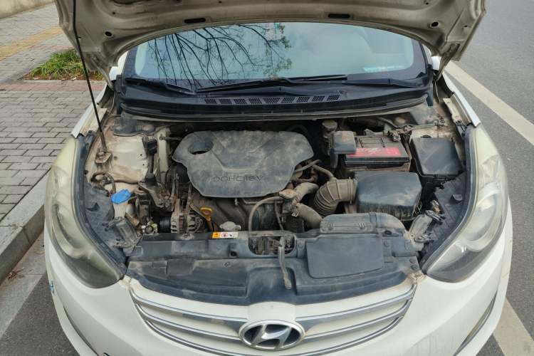 Used Hyundai Elantra (5th Generation / Langdong) 2012 1.6L Automatic Prestige Model Engine Bay