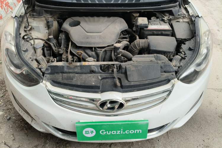 Used Hyundai Elantra (5th Generation / Langdong) 2012 1.6L Manual Fashion Edition Engine Bay