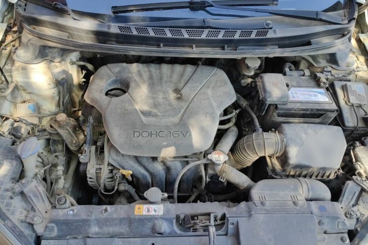 Used Hyundai Elantra (5th Generation / Langdong) 2012 1.6L Automatic Leading Model Engine Bay