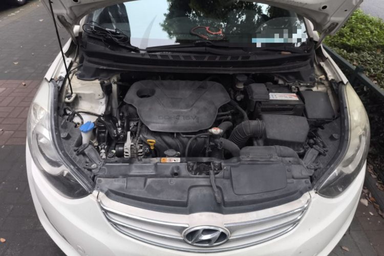 Used Hyundai Elantra (5th Generation / Langdong) 2012 1.6L Automatic Fashion Edition Engine Bay