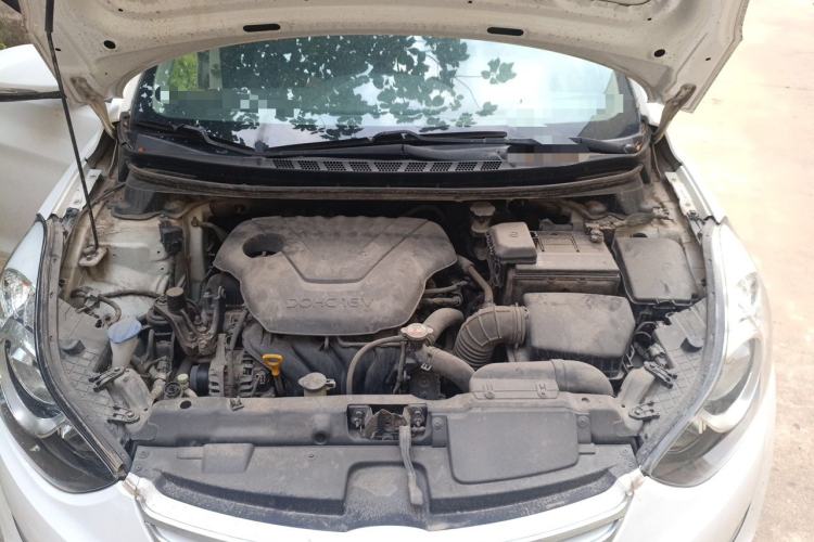Used Hyundai Elantra (5th Generation / Langdong) 2012 1.6L Automatic Leading Model Engine Bay