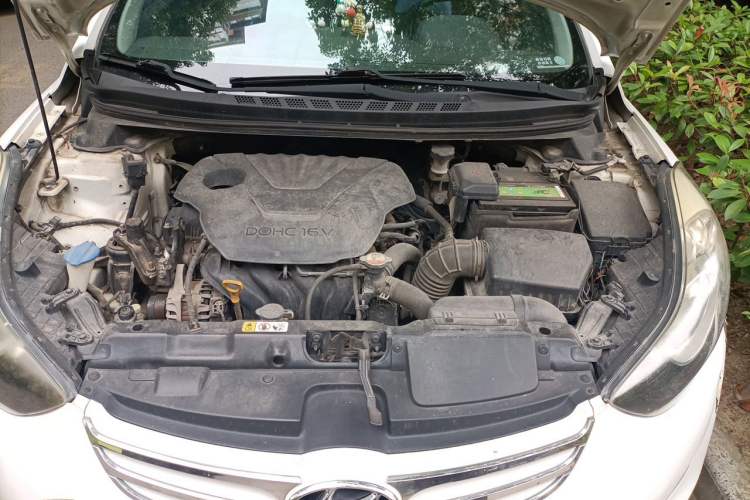 Used Hyundai Elantra (5th Generation / Langdong) 2012 1.6L Automatic Leading Model Engine Bay