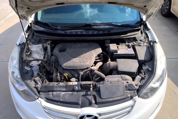 Used Hyundai Elantra (5th Generation / Langdong) 2012 1.6L Manual Leading Model Engine Bay