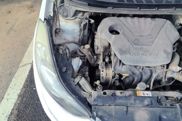 Used Hyundai Elantra (5th Generation / Langdong) 2012 1.6L Manual Leading Model Engine Bay Right