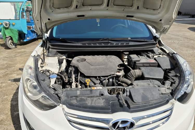 Used Hyundai Elantra (5th Generation / Langdong) 2012 1.6L Automatic Leading Model Engine Bay Right