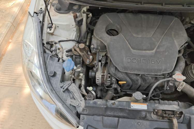 Used Hyundai Elantra (5th Generation / Langdong) 2012 1.6L Manual Leading Model Engine Bay Right