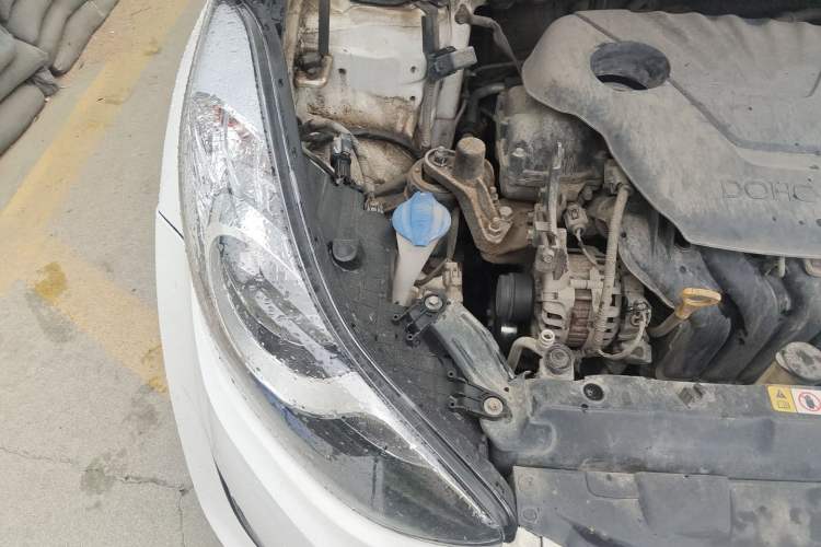 Used Hyundai Elantra (5th Generation / Langdong) 2012 1.6L Manual Leading Model Engine Bay Right