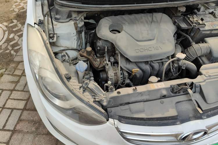 Used Hyundai Elantra (5th Generation / Langdong) 2012 1.6L Manual Leading Model Engine Bay Right