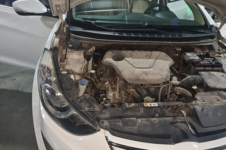 Used Hyundai Elantra (5th Generation / Langdong) 2012 1.6L Manual Leading Model Engine Bay Right