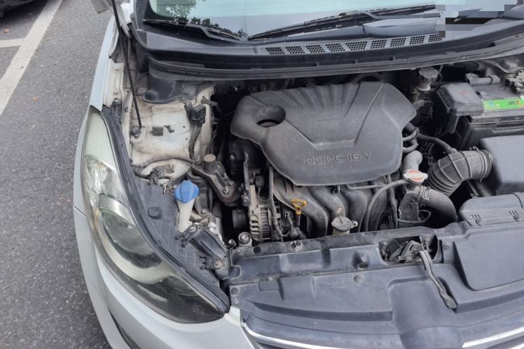 Used Hyundai Elantra (5th Generation / Langdong) 2012 1.6L Manual Leading Model Engine Bay Right