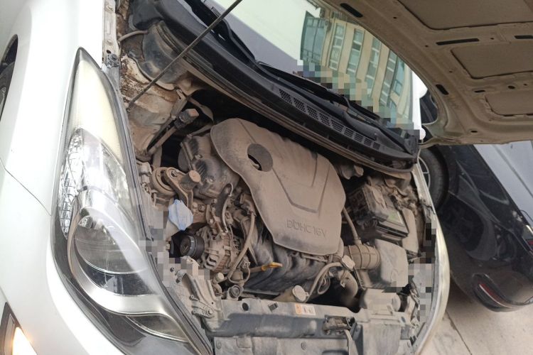 Used Hyundai Elantra (5th Generation / Langdong) 2012 1.6L Manual Fashion Edition Engine Bay Right