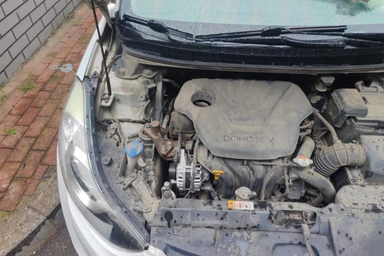 Used Hyundai Elantra (5th Generation / Langdong) 2012 1.6L Automatic Leading Model Engine Bay Right
