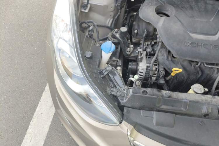 Used Hyundai Elantra (5th Generation / Langdong) 2012 1.6L Automatic Prestige Model Engine Bay Right
