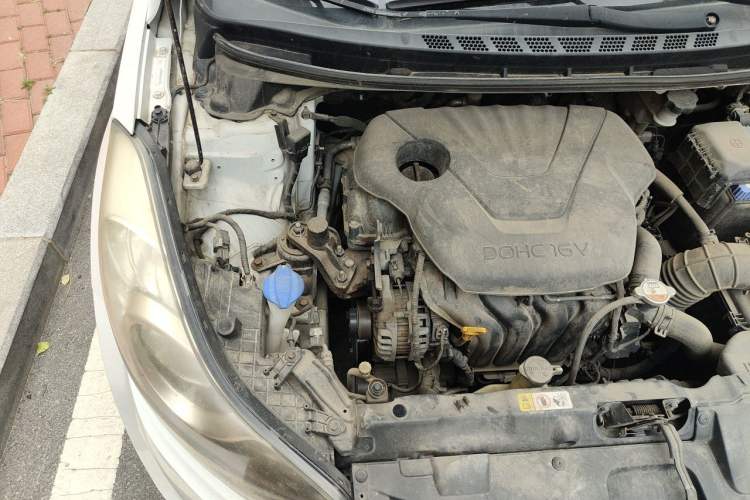 Used Hyundai Elantra (5th Generation / Langdong) 2012 1.6L Manual Leading Model Engine Bay Right