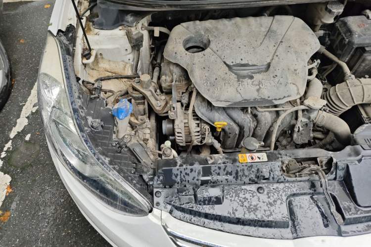 Used Hyundai Elantra (5th Generation / Langdong) 2012 1.6L Automatic Fashion Edition Engine Bay Right
