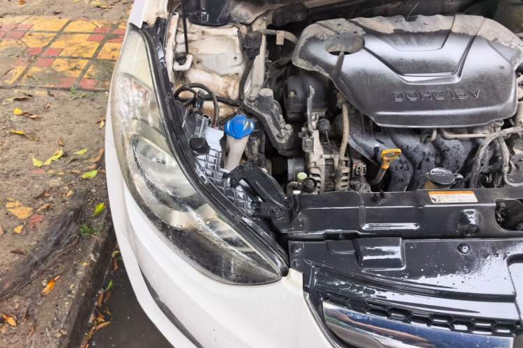 Used Hyundai Elantra (5th Generation / Langdong) 2012 1.6L Manual Leading Model Engine Bay Right