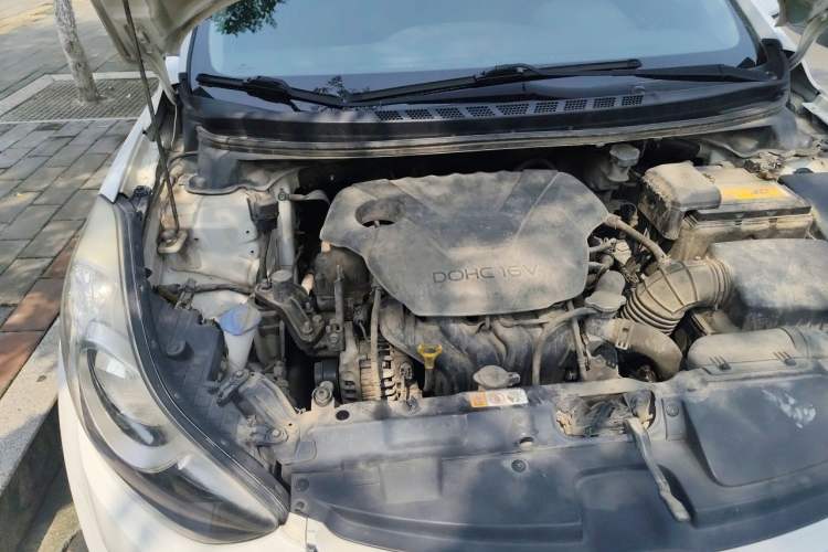 Used Hyundai Elantra (5th Generation / Langdong) 2012 1.6L Automatic Prestige Model Engine Bay Right