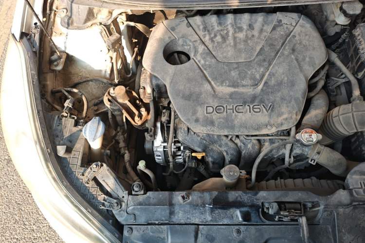 Used Hyundai Elantra (5th Generation / Langdong) 2012 1.6L Manual Leading Model Engine Bay Right