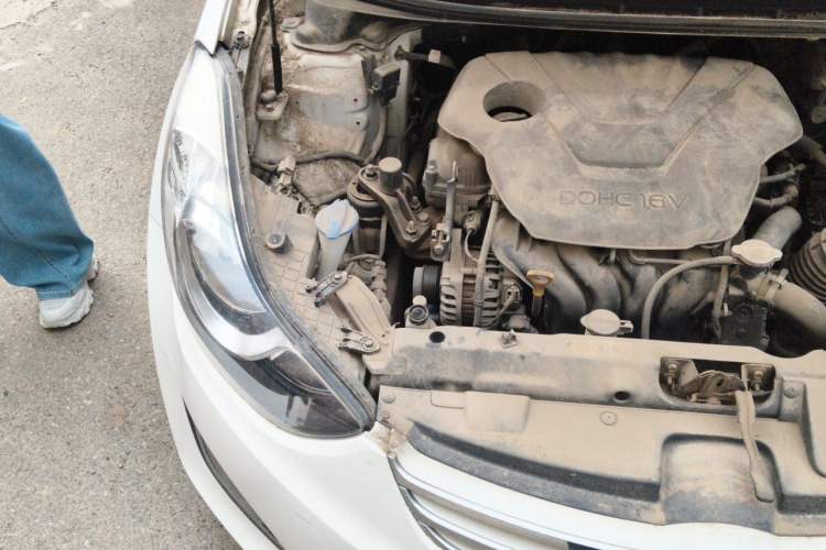 Used Hyundai Elantra (5th Generation / Langdong) 2012 1.6L Automatic Fashion Edition Engine Bay Right