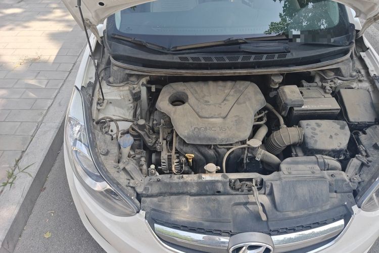 Used Hyundai Elantra (5th Generation / Langdong) 2012 1.6L Automatic Fashion Edition Engine Bay Right