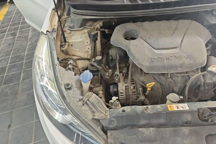Used Hyundai Elantra (5th Generation / Langdong) 2012 1.6L Manual Leading Model Engine Bay Right