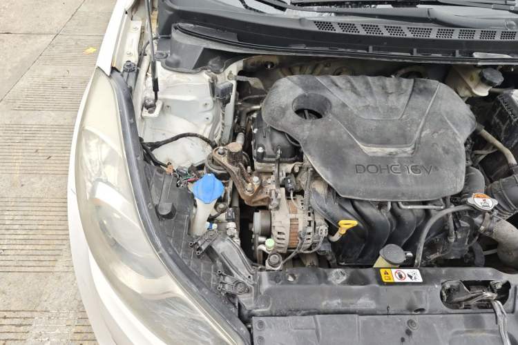 Used Hyundai Elantra (5th Generation / Langdong) 2012 1.6L Manual Leading Model Engine Bay Right