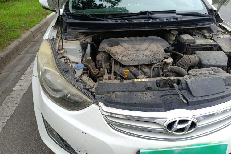 Used Hyundai Elantra (5th Generation / Langdong) 2012 1.6L Automatic Leading Model Engine Bay Right