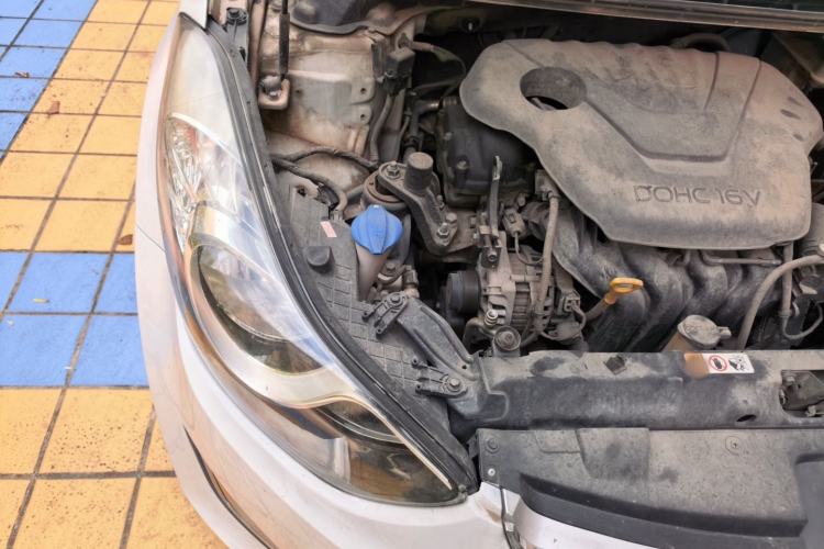 Used Hyundai Elantra (5th Generation / Langdong) 2012 1.6L Manual Leading Model Engine Bay Right