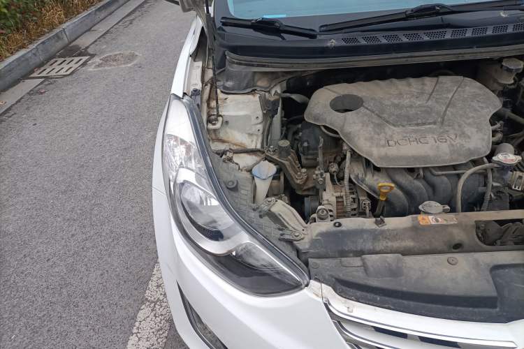 Used Hyundai Elantra (5th Generation / Langdong) 2012 1.6L Automatic Leading Model Engine Bay Right