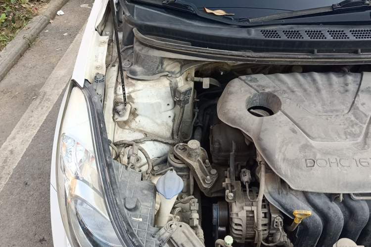 Used Hyundai Elantra (5th Generation / Langdong) 2012 1.6L Manual Leading Model Engine Bay Right