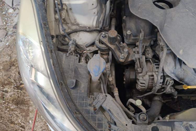 Used Hyundai Elantra (5th Generation / Langdong) 2012 1.6L Automatic Prestige Model Engine Bay Right