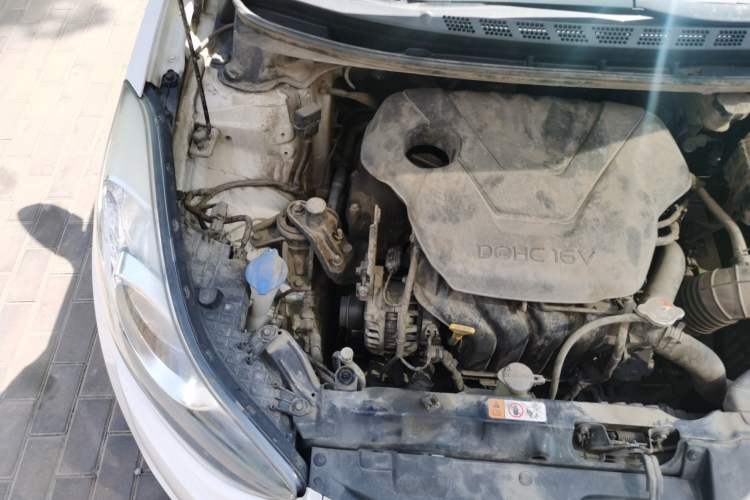 Used Hyundai Elantra (5th Generation / Langdong) 2012 1.6L Manual Fashion Edition Engine Bay Right