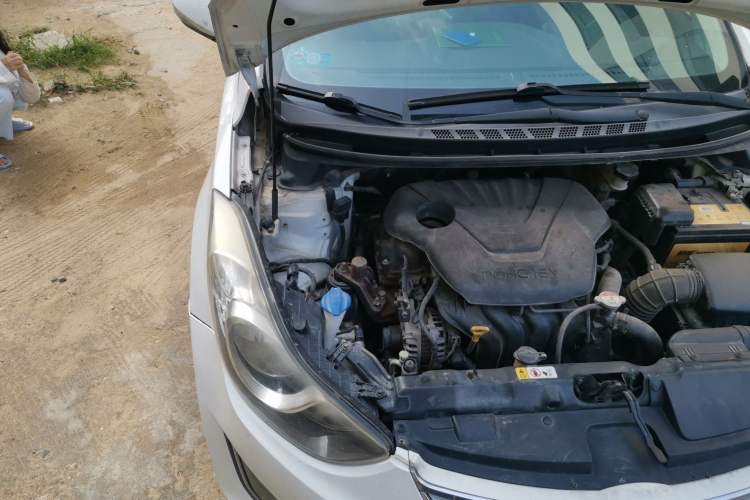 Used Hyundai Elantra (5th Generation / Langdong) 2012 1.6L Automatic Leading Model Engine Bay Right