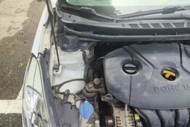 Used Hyundai Elantra (5th Generation / Langdong) 2012 1.8L Automatic Prestige Model Engine Bay Right