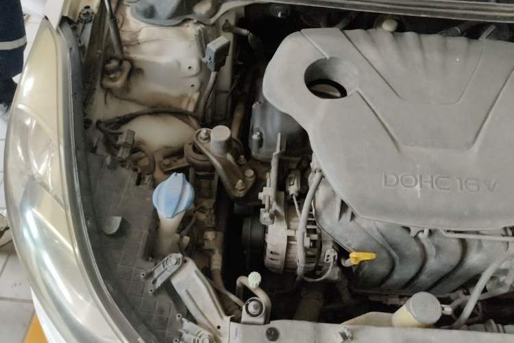 Used Hyundai Elantra (5th Generation / Langdong) 2012 1.6L Automatic Prestige Model Engine Bay Right