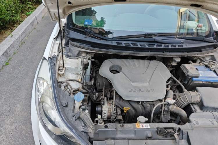 Used Hyundai Elantra (5th Generation / Langdong) 2012 1.6L Automatic Leading Model Engine Bay Right