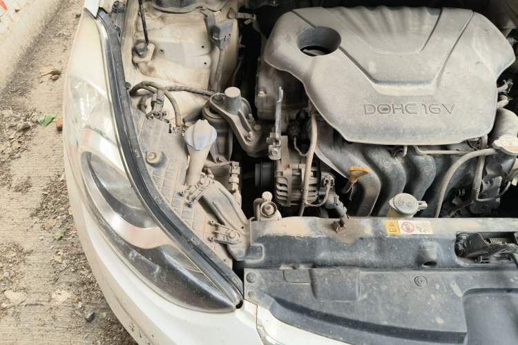 Used Hyundai Elantra (5th Generation / Langdong) 2012 1.6L Manual Fashion Edition Engine Bay Right