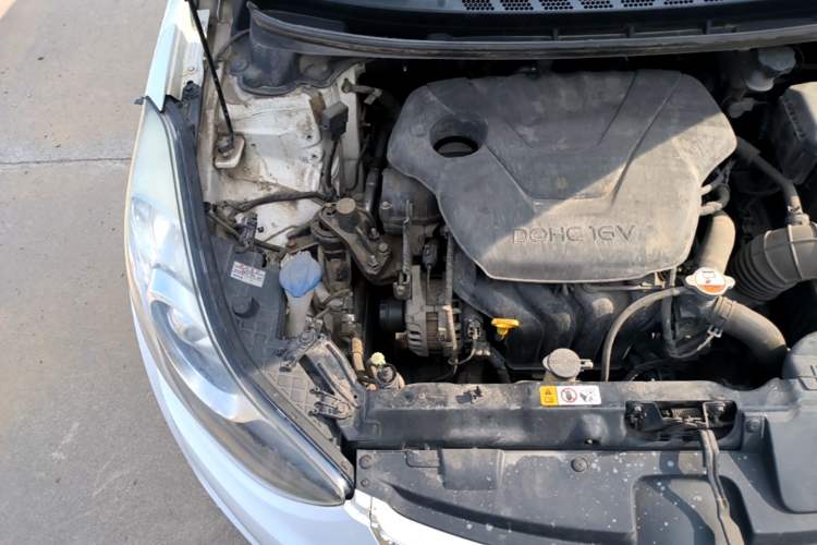Used Hyundai Elantra (5th Generation / Langdong) 2012 1.6L Manual Leading Model Engine Bay Right