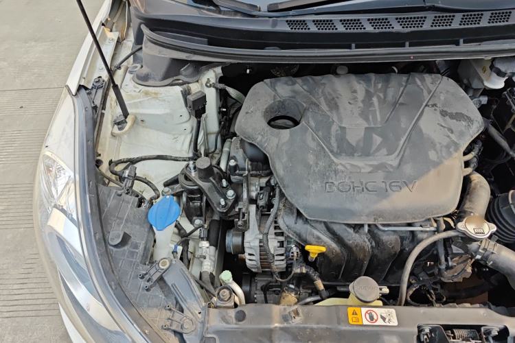 Used Hyundai Elantra (5th Generation / Langdong) 2012 1.6L Manual Fashion Edition Engine Bay Right