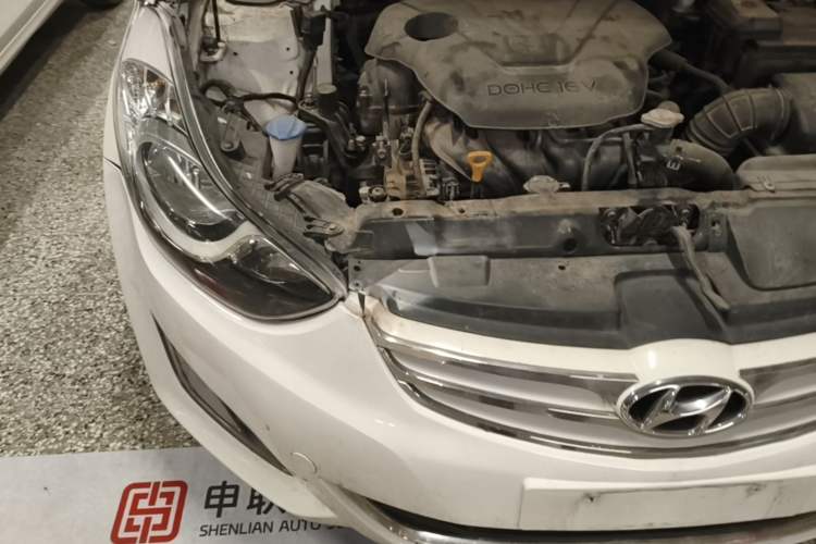 Used Hyundai Elantra (5th Generation / Langdong) 2012 1.6L Manual Leading Model Engine Bay Right