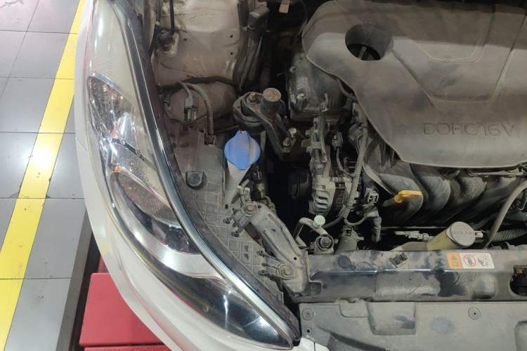Used Hyundai Elantra (5th Generation / Langdong) 2012 1.6L Automatic Leading Model Engine Bay Right