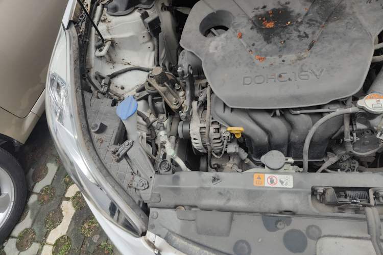 Used Hyundai Elantra (5th Generation / Langdong) 2012 1.6L Manual Leading Model Engine Bay Right