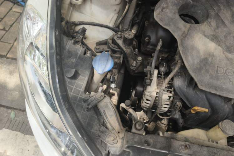 Used Hyundai Elantra (5th Generation / Langdong) 2012 1.6L Automatic Prestige Model Engine Bay Right