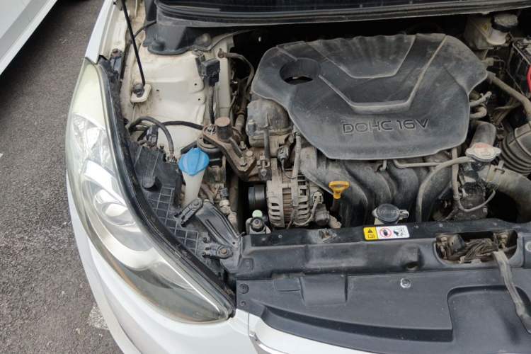 Used Hyundai Elantra (5th Generation / Langdong) 2012 1.6L Manual Leading Model Engine Bay Right